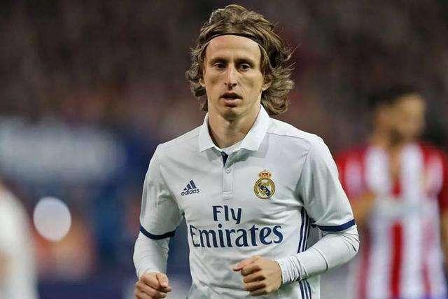 国米大胜晋级三喜临门！迪乌夫摆脱水货标签，奥西利奥亮明牌